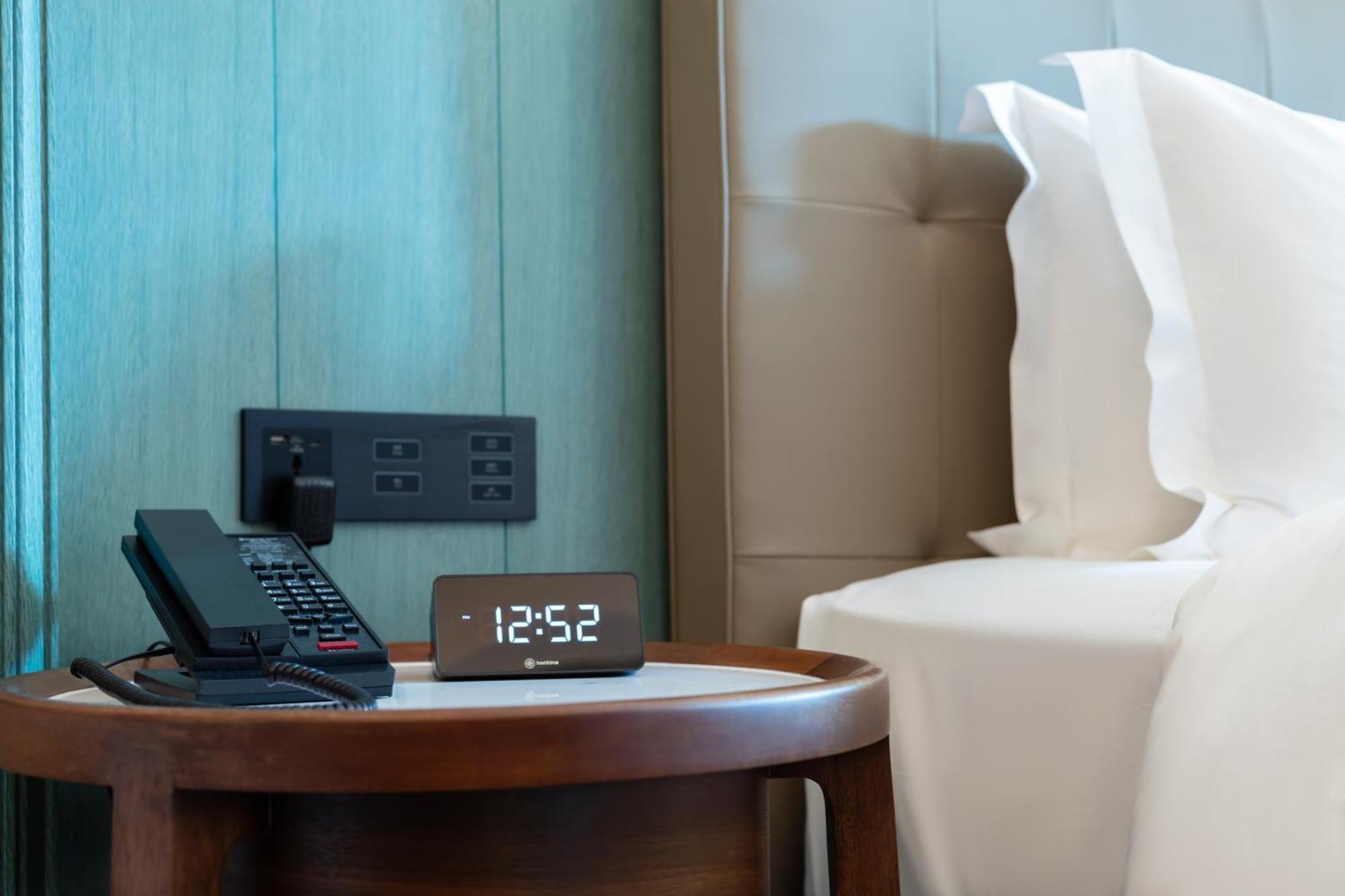 Wyndham Grand Plaza Royale Hot Springs Fenghuang Hotel Bagian luar foto